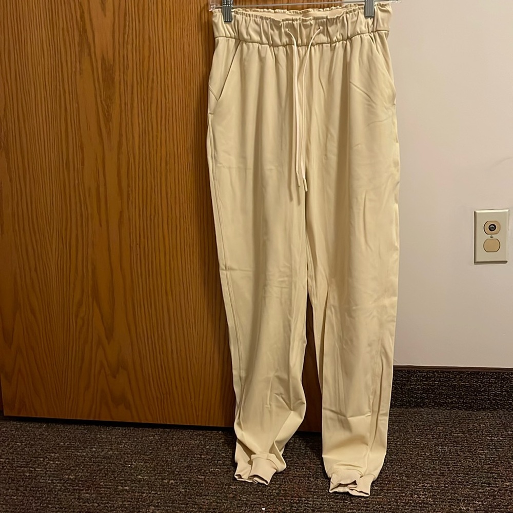 Yellow lululemon joggers in a size 4. Great condition